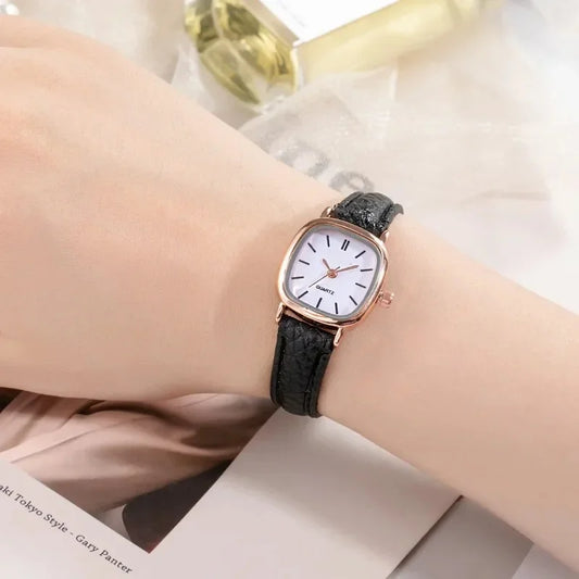 Simple Vintage Leather Strap Wristwatch